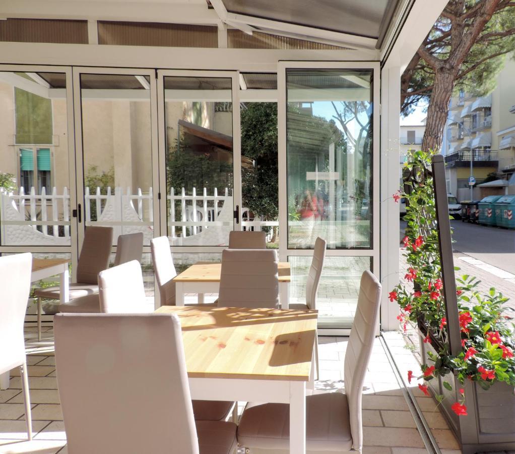 Hotel Saturno Lido di Jesolo Ngoại thất bức ảnh